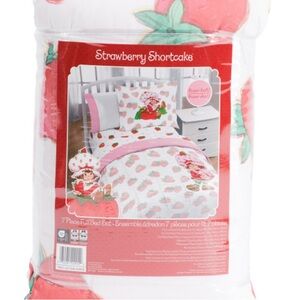 STRAWBERRY SHORTCAKE
7pc Multi Bedding Set